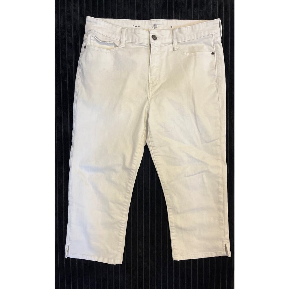 St. John's Bay Women's White Capri Jeans, Size 12 - Summer Essential